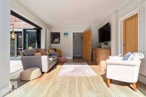 Photo 7- click for photo gallery